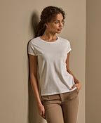 Vit T-shirt för dam med eget tryck – Tee Jays modell med modern passform