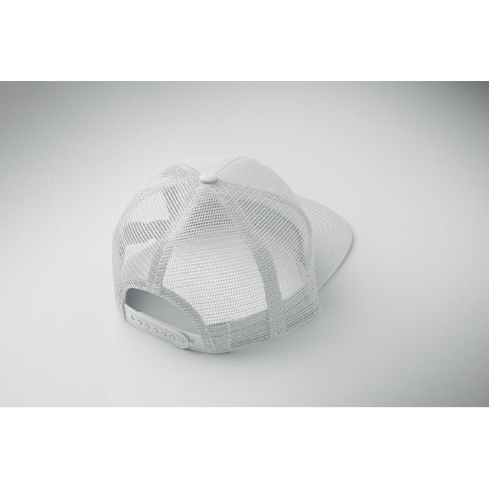 Bead, flat visor cap
